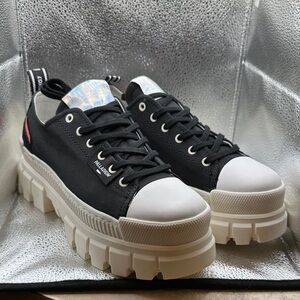 Palladium Women's Black and White Chunky Sneakers